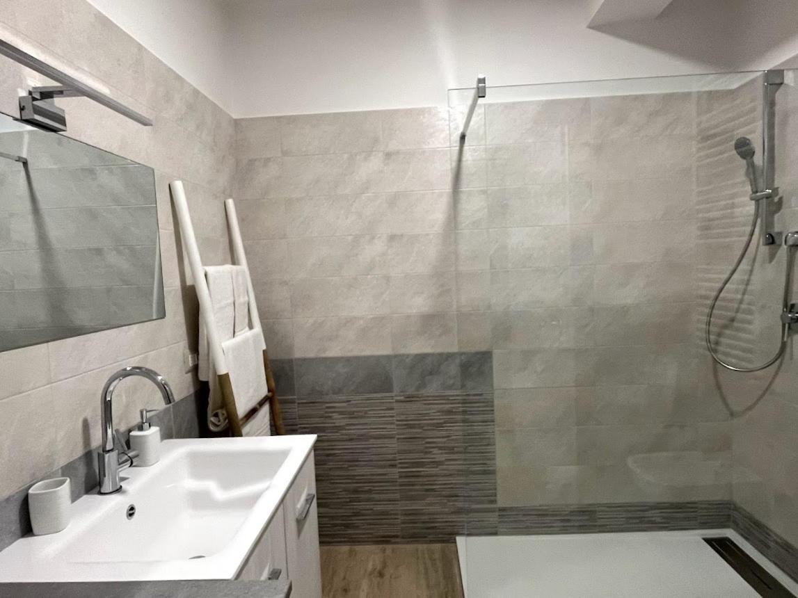 Maderna Apartment *
